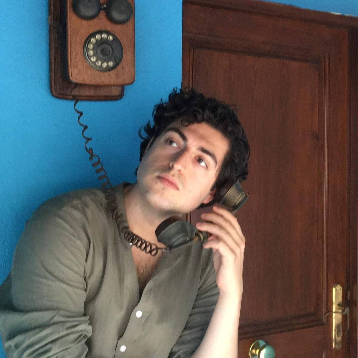 Hector Naranjo At16.42.45 1200x1200