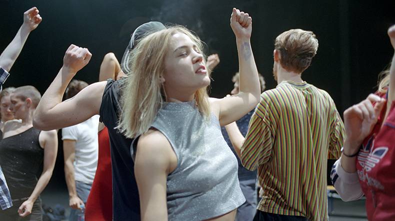 Gisele Vienne Crowd 790x490