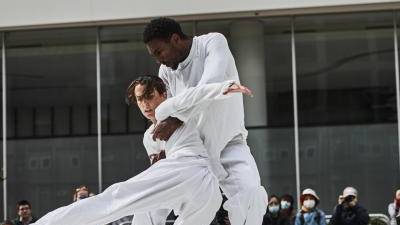 Julia Robert And Rudi Cole In Sphera Photo By Simon Tang 1 0